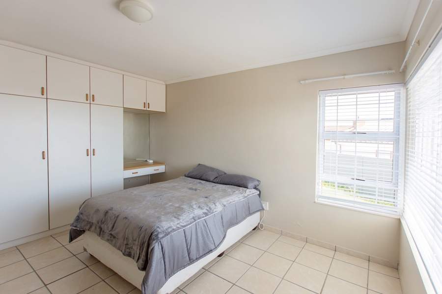 3 Bedroom Property for Sale in Middedorp Western Cape
